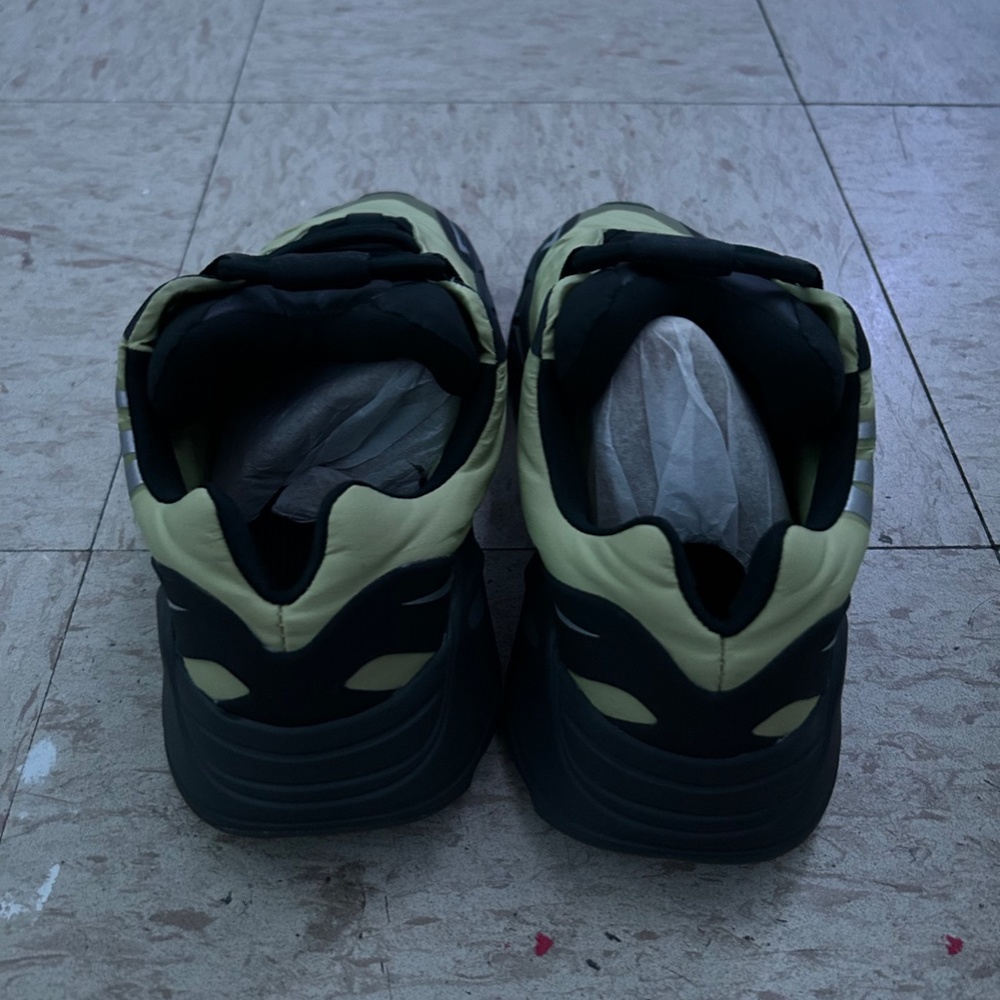 Adidas - Picture 3 of 4